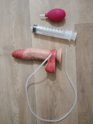 Stříkací dildo