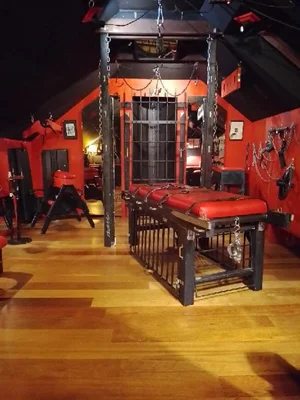 PRONÁJEM BDSM STUDIA