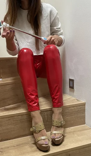 Hledám osobního sluhu na foot fetish