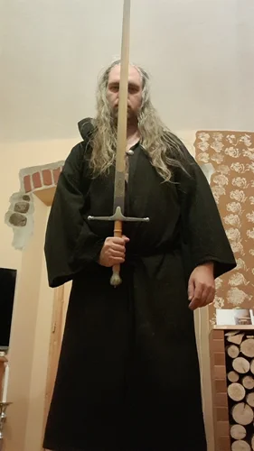  Hledá se malé křehké „s“ k velkému silnému „D“