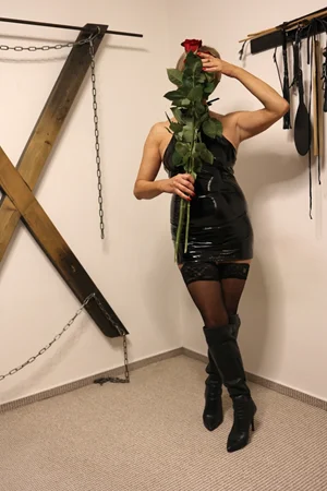 Domina Sára