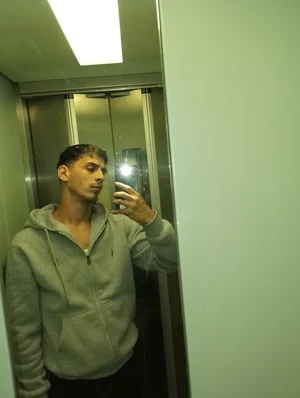 Hledám sexy otrokyni 