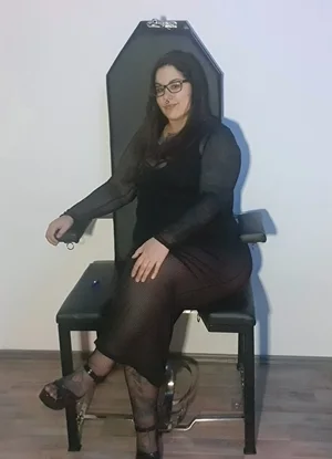 Nikola Korrupt . com
