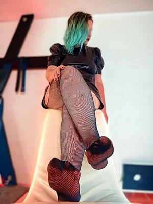 To be a slave for Miss Doris