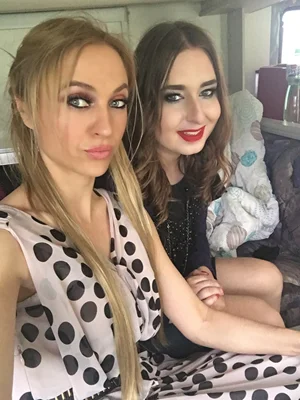 Dvě kočky hledají svého čokla