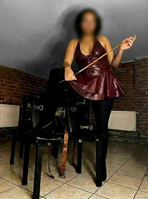 Madam Zola vychovává