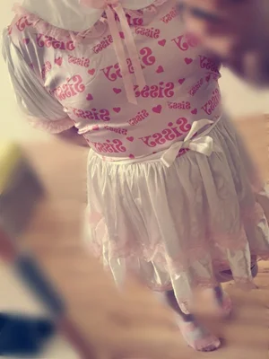 ABDL feminizace