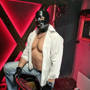  Mr.Ares přijme subky na výchovné lekce 