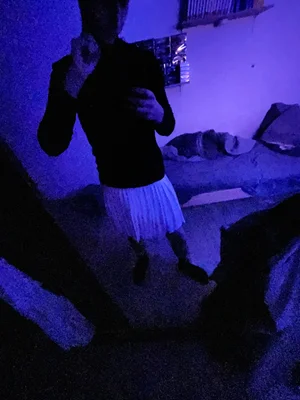 hledám dominu