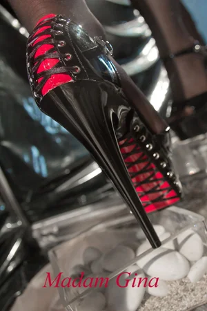 Domina Brno Madam GINA