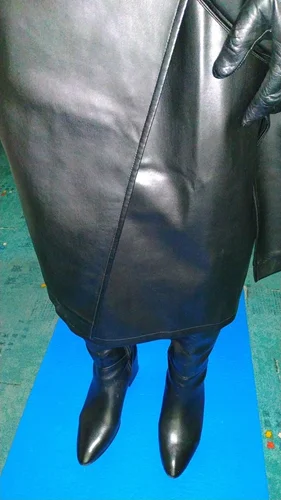 Perverzní dominantní fetišista hledá 