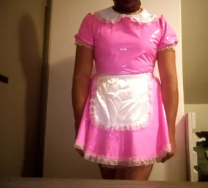 Sissy služka hledá 