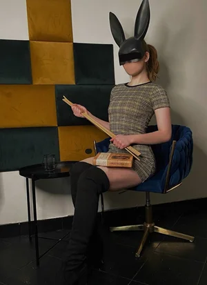 Roleplay. Přísná, ale svůdná profesorka Zeya 🫠