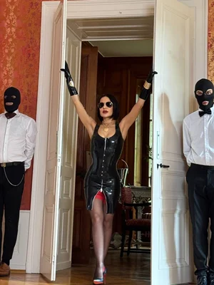 SPOIL YOUR GODDESS An Exclusive Evening with Miss Swan