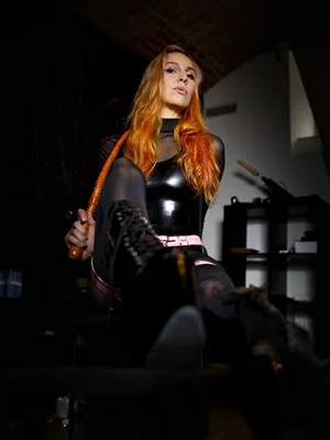 Amélie Moon 🌙 a tvůj výprask 🪭