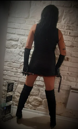 Bastinádo s Madam Ell 