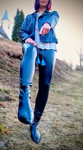 🌸Výprask venku od Madam Inéz  - OLOMOUC (nebo Zábřeh)🌸