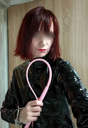 Lekce pro velmi neposlušného muže! Online.