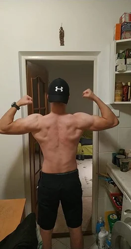 Mladý otrok hľadá dominu 