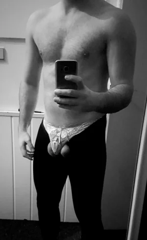 28, otrok/sissy, Praha, hleda dominantni zenu 