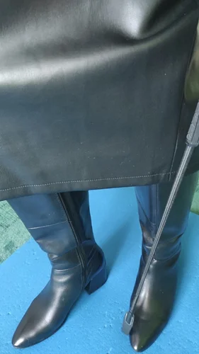 Hledám submisivní ženu 