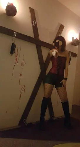 Domina hledá otroka