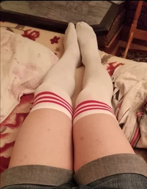 hledám hodnou mladou dom holku nebo femboye pro povídání si.