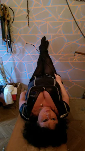 Výprasky a zase výprasky! 