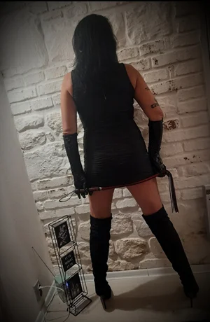 Bastinádo s Madam Ell 