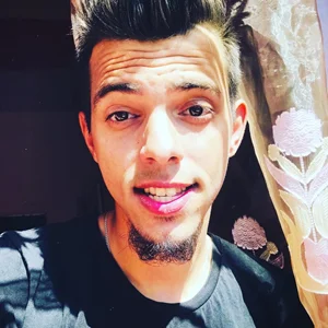 Romský Dominantní muž Hledá 