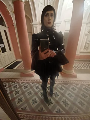 Ánička stále hledá tu jedinou slečnu k životu. 