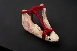 Something gentle - prošívané kosti do BDSM salonu nebo soukromému sběrateli