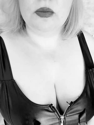 Zvrhlá sestra a maminka pro zlobivé chlapečky