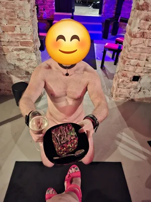 SNÍŠ O TOM SLOUŽIT MI? 