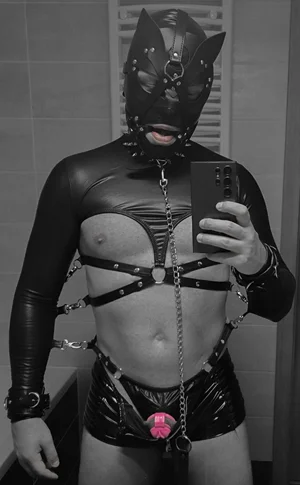 Otrok by rád našel novou stálou zkušenou Madam