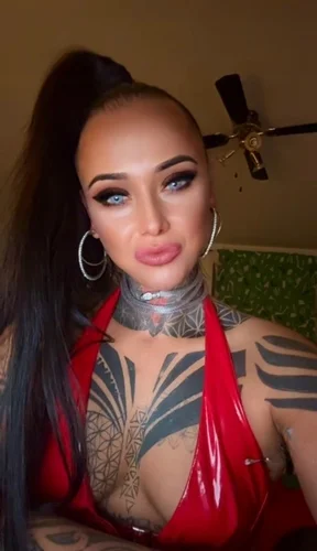 PONIZ SE A PŘEDVED MRS. JAKY  JSI KVALIFIKOVANÝ UBOZAK 