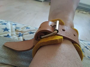 Hledám silně dominantní holku/ženu která by mě ráda v okovech a řetězech šikanovala, psychicky týrala a deptala... 