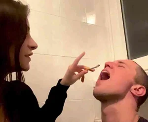 Brigáda živý popelník pro Ženu 